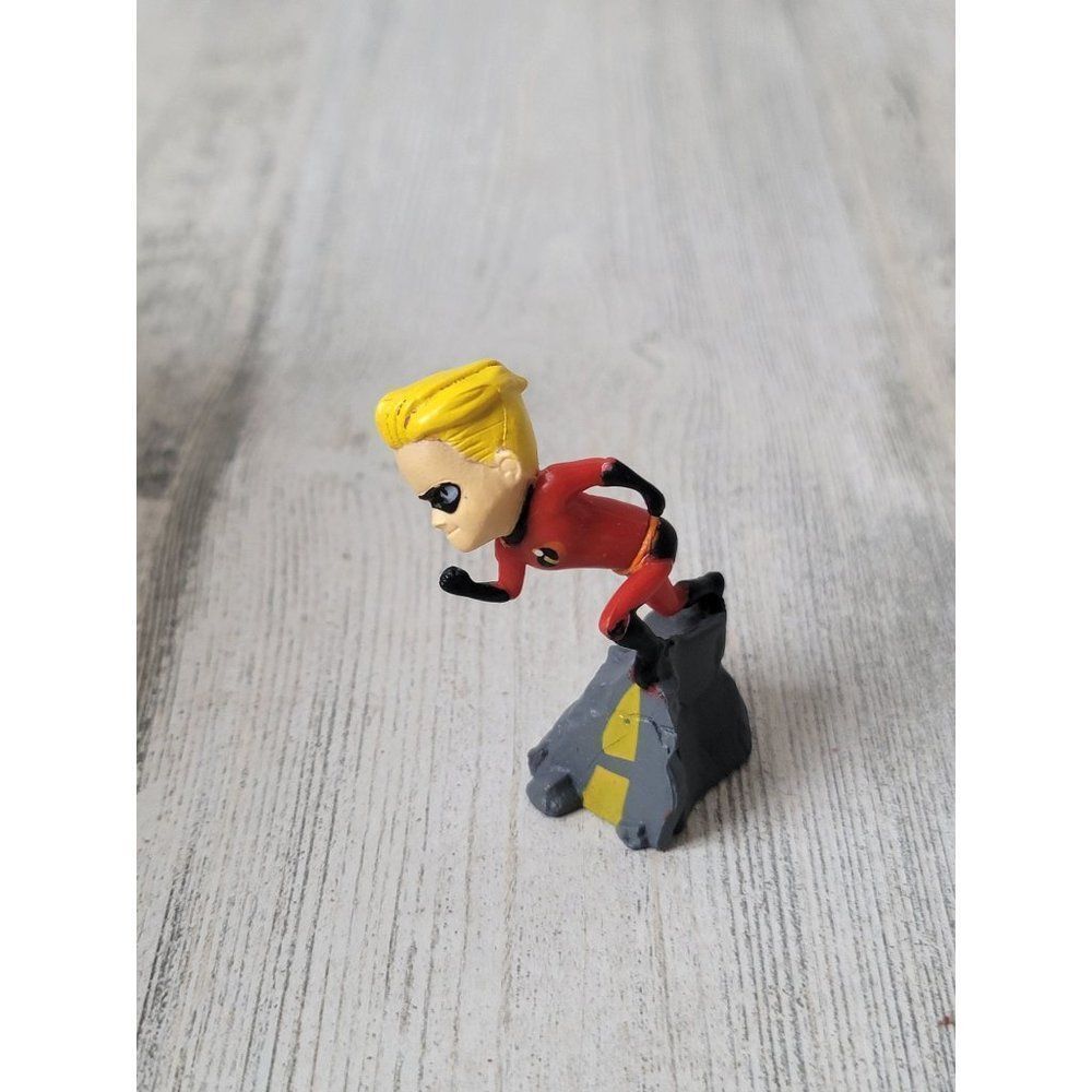 Dash Incredibles Disney Pixar Road run toy‎ figure
